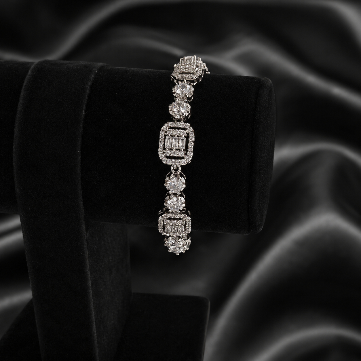 Baguette Diamond Cluster Halo Bracelet