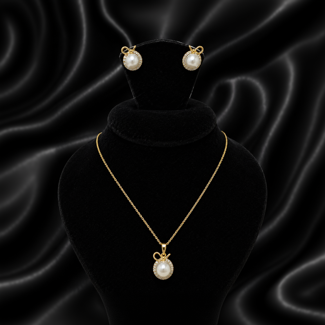 Golden Gleaming Pearl Pendant and Earring Set
